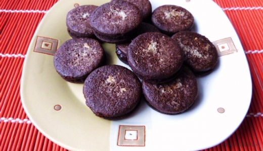 Kakaowe ciasteczka z marmoladą