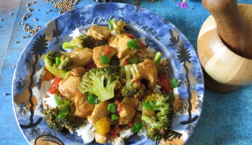 Curry z brokułem i kurczakiem