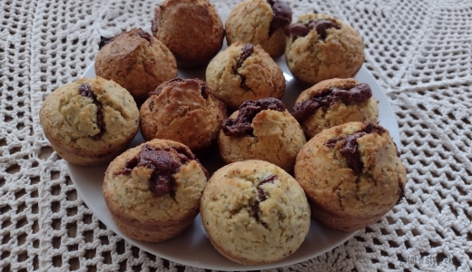Orkiszowe muffiny z czekoladą