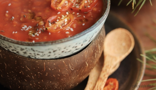 Egzotyczna zupa pomidorowa 