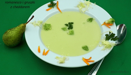 Zupa krem z romanesco i gruszki z cheddarem