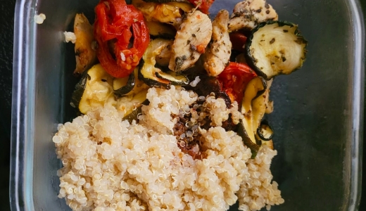 Filet z warzywami i komosą ryżową