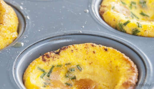 Pieczone omlety z dynią i szczypiorkiem