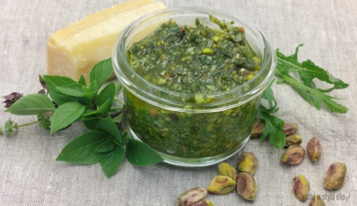 Pesto pistacjowe z bazylią i rukolą