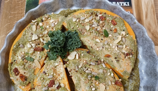 Dynia na ostro z zielonym pesto 