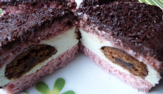 Torcik serowy z pierniczkami