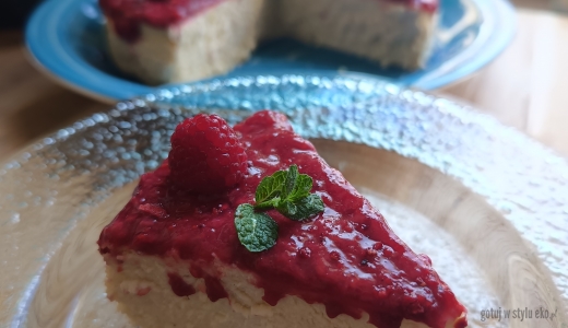 Sernik z malinami 