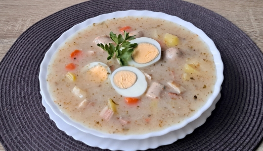 Żurek z białą kiełbasą