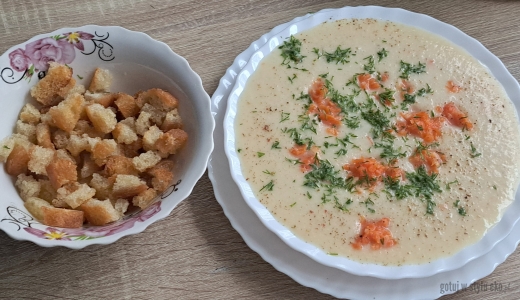 Krem z kalafiora z grzankami