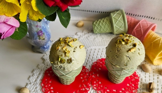 Lody pistacjowe z serka wiejskiego