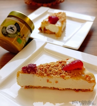 Sernik pistacjowy bez pieczenia 