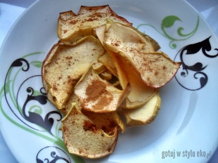 Cynamonowe chipsy z jabłka