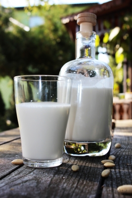 Domowe mleko migdałowe - przepis na napój