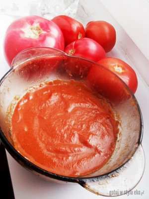 Kremowy sos ze świeżych pomidorów
