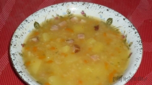 Zupa grochowa z boczkiem i warzywami 