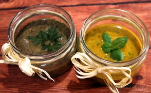 Sałatkowe sosy: orientalny sos curry i ziołowy sos vinegrette