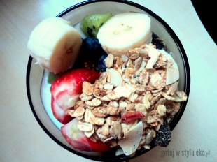 Mix owocowy z jogurtem :) 