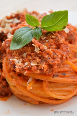 Wegańskie, bezglutenowe spaghetti bolognese