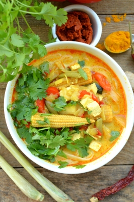 Tajska zupa kokosowa
