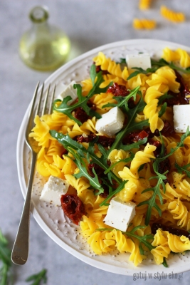 Słoneczne świderki z suszonymi pomidorami