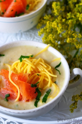 Zupa krem z pora z kukurydzianymi nitkami