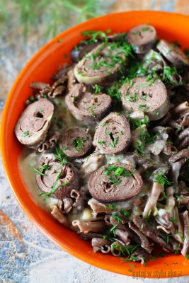 Gryczana skrętka z gulaszem