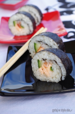 Sushi z umeboshi 