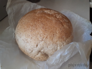 Chleb pszenny na żytnim zakwasie 