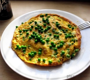 Omlet z groszkiem zielonym