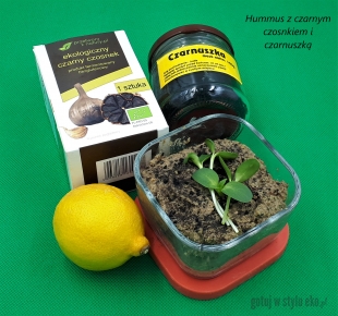 Hummus z czarnym czosnkiem i czarnuszką