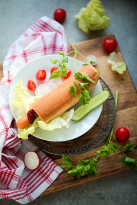 Hot dogi z pastą marchewkową