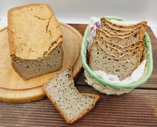 Bezglutenowy chleb z domowej mieszanki