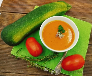 Zupa krem pomidor - cukinia z tymiankiem