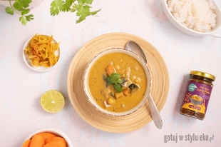 Tajskie żółte curry z niskokalorycznym makaronem konjac