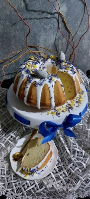 Chabrowa babka z nutą cytrynową