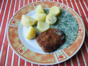 Kotleciki mielone z sosem koperkowym