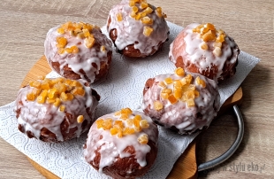 Pączki z marmoladą różaną i skórką pomarańczową