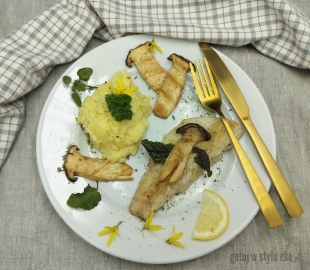 Sandacz z puree ziemniaczano-pietruszkowym