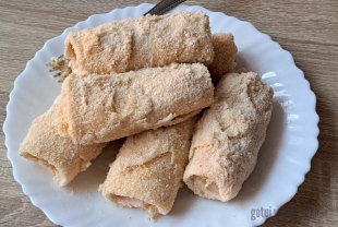 Tostowe roladki z szynką i serem mozzarella