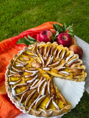 Tarta z budyniem i jabłkami