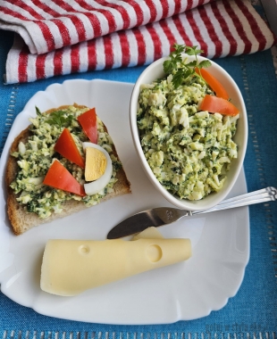 Pasta brokułowa z jajkami