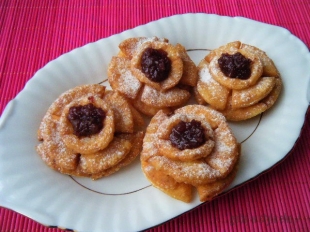Pomarańczowe róże karnawałowe