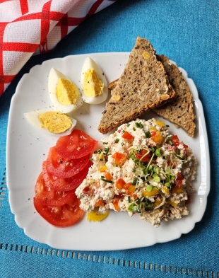 Pasta z sera, papryki i ogórka