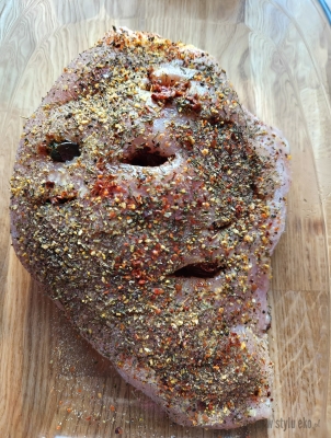 Pierś z indyka że szpinakiem i suszonymi pomidorami 