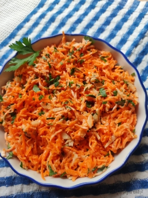 Surówka z marchewki z chrzanem