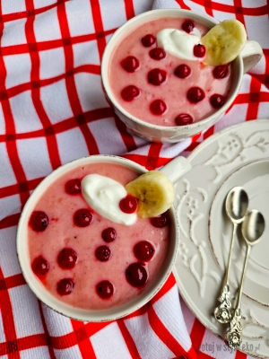 Orzeźwiające smoothie owocowe